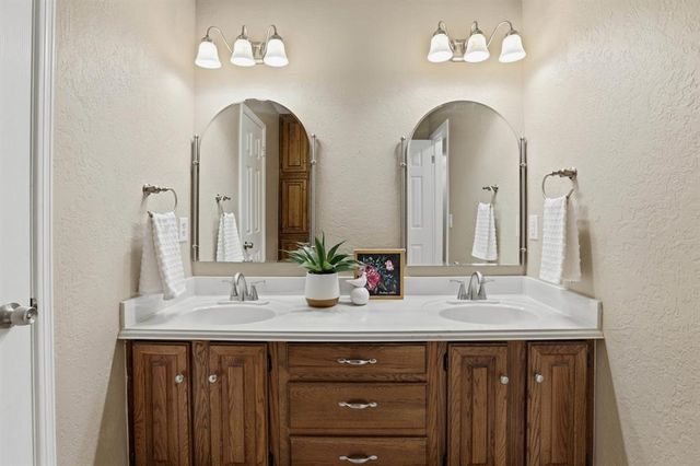 2008 Brookwood Place, Edmond, OK 73034