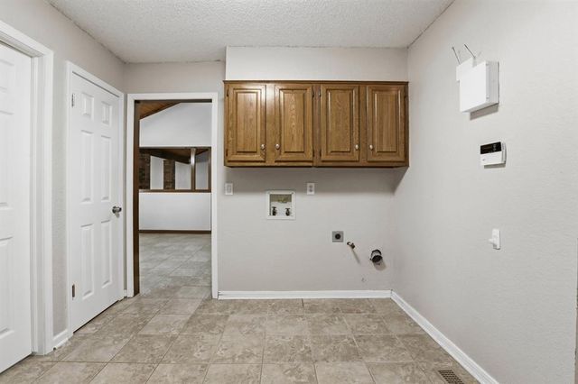 2008 Brookwood Place, Edmond, OK 73034