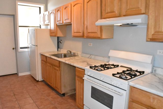 4614 N Kedzie Avenue 202, Chicago, IL 60625