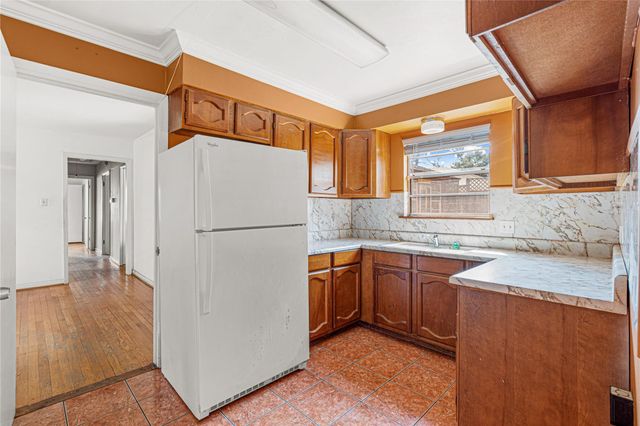 1457 Confederate Road, Houston, TX 77055