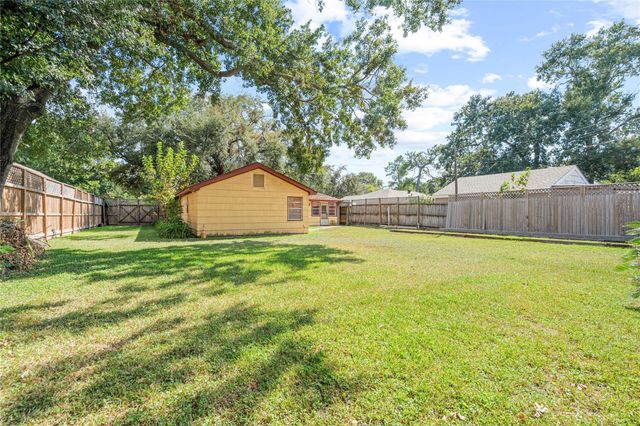 1457 Confederate Road, Houston, TX 77055