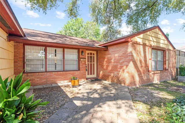 1457 Confederate Road, Houston, TX 77055