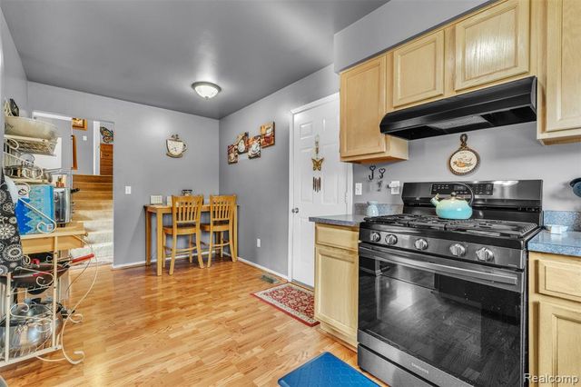 22672 Woodcreek Drive, Brownstown, MI 48134