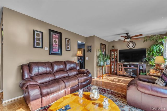 22672 Woodcreek Drive, Brownstown, MI 48134