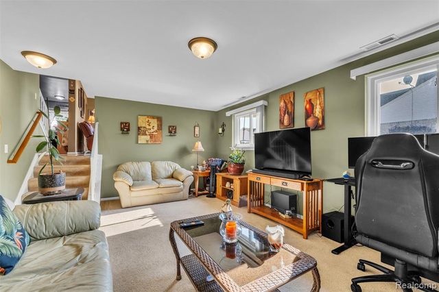 22672 Woodcreek Drive, Brownstown, MI 48134