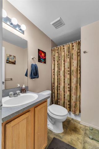 22672 Woodcreek Drive, Brownstown, MI 48134