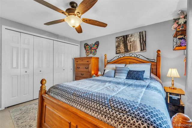 22672 Woodcreek Drive, Brownstown, MI 48134