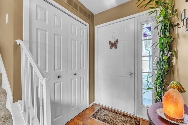 22672 Woodcreek Drive, Brownstown, MI 48134