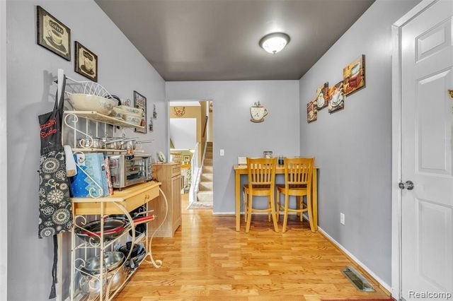 22672 Woodcreek Drive, Brownstown, MI 48134