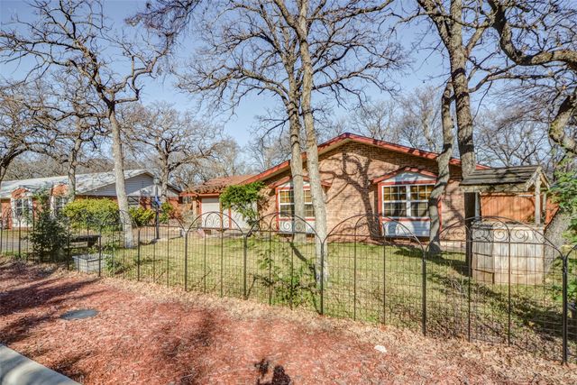1204 King Drive, Bedford, TX 76022