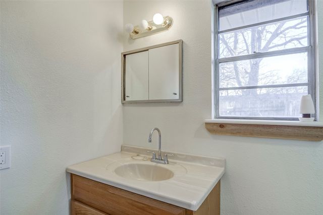 1204 King Drive, Bedford, TX 76022
