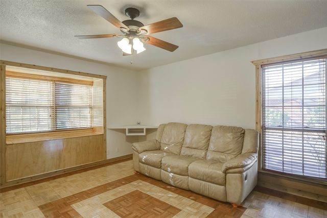 1204 King Drive, Bedford, TX 76022