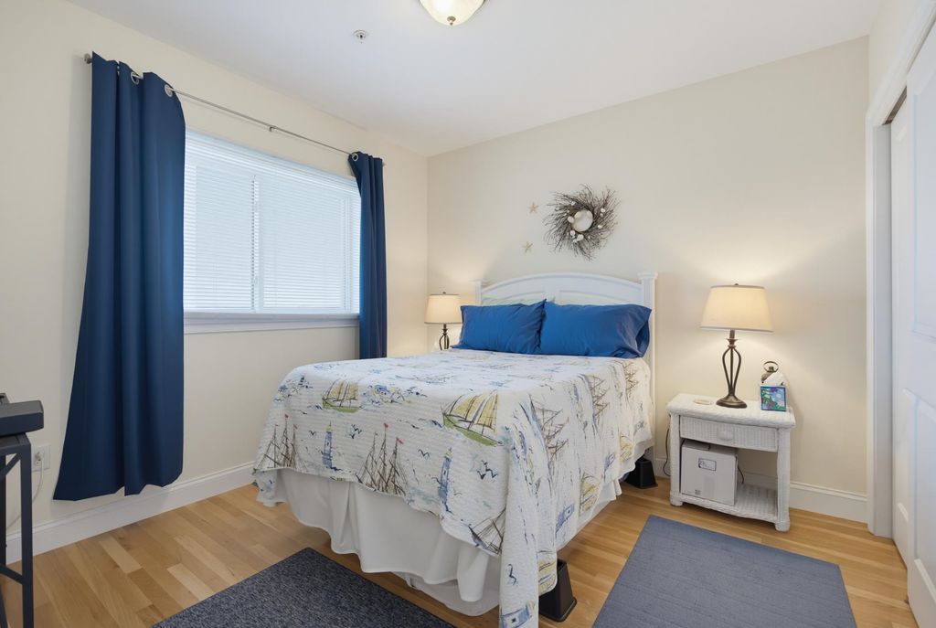Image 14 of property listing at 83 Ocean Blvd # 303, Hampton, NH 03842