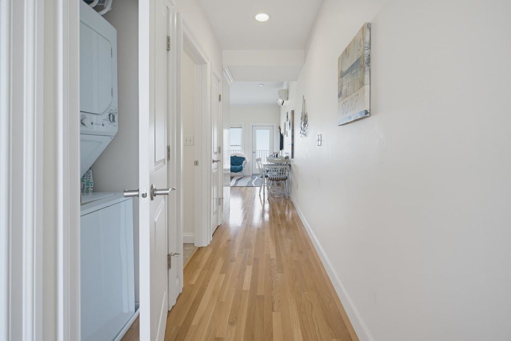 Image 18 of property listing at 83 Ocean Blvd # 303, Hampton, NH 03842
