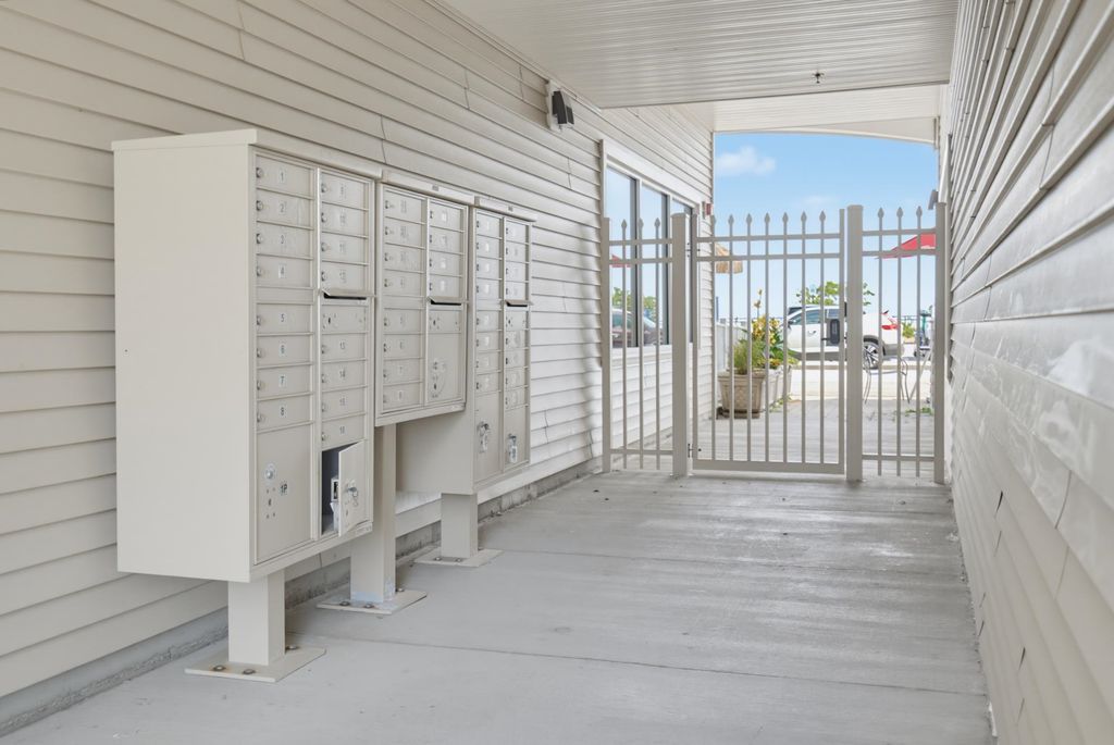 Image 23 of property listing at 83 Ocean Blvd # 303, Hampton, NH 03842
