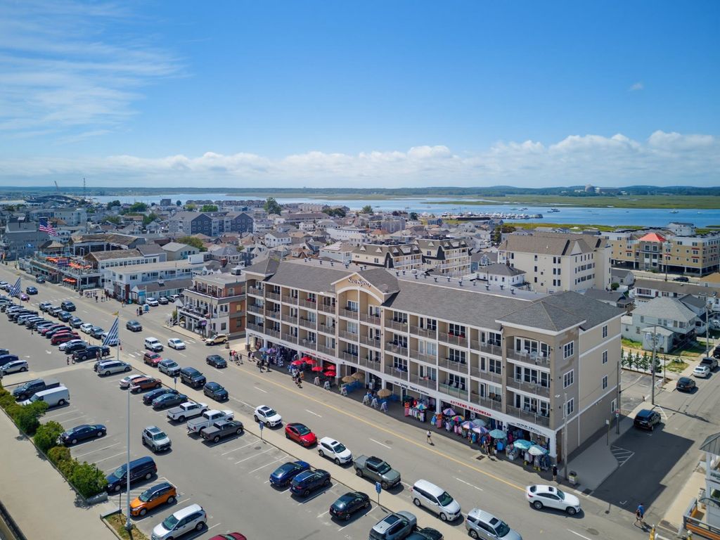 Image 26 of property listing at 83 Ocean Blvd # 303, Hampton, NH 03842
