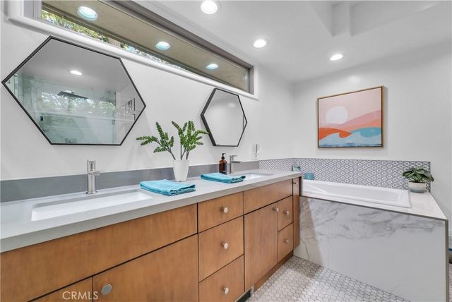 5008 Myrtle Ave., Riverside, CA 92506