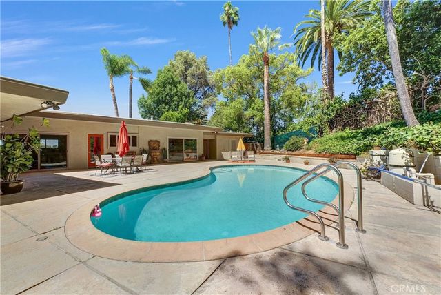 5008 Myrtle Ave., Riverside, CA 92506