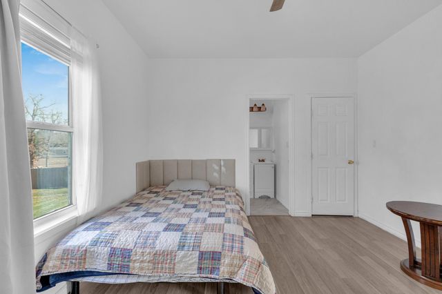 114 Crepe Myrtle PKWY, Elgin, TX 78621