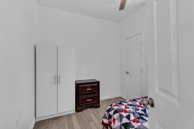 114 Crepe Myrtle PKWY, Elgin, TX 78621