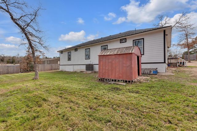 114 Crepe Myrtle PKWY, Elgin, TX 78621