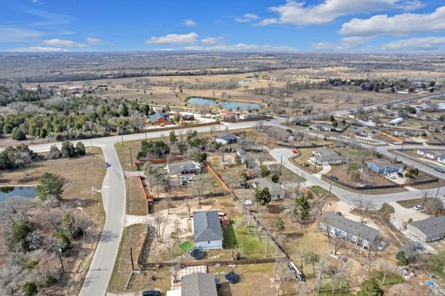 114 Crepe Myrtle PKWY, Elgin, TX 78621