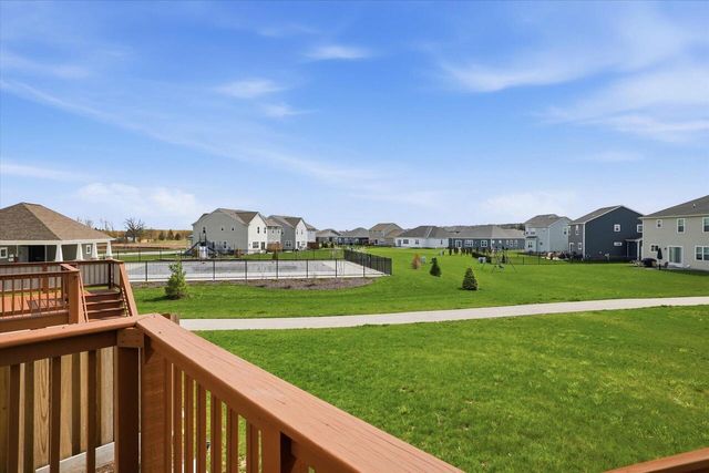 N67W25333 Breckenridge COURT, Sussex, WI 53089