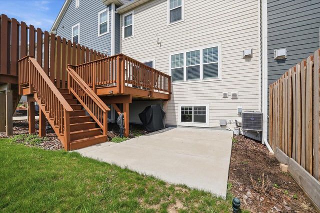 N67W25333 Breckenridge COURT, Sussex, WI 53089