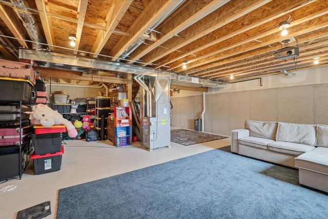 N67W25333 Breckenridge COURT, Sussex, WI 53089