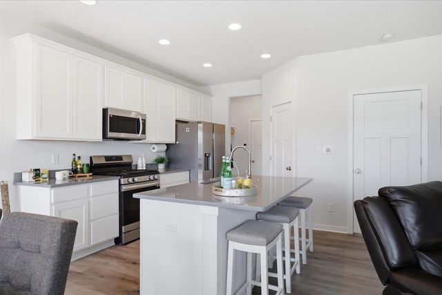 N67W25333 Breckenridge COURT, Sussex, WI 53089