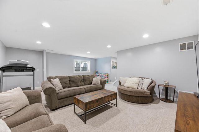 2653 E Spring Hill Ct, Goddard, KS 67052