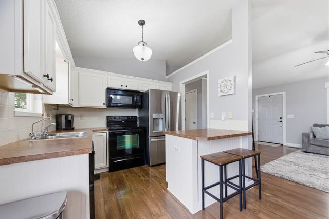 2653 E Spring Hill Ct, Goddard, KS 67052