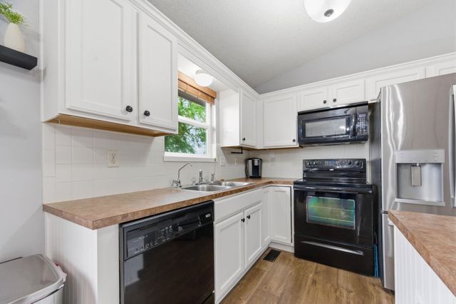 2653 E Spring Hill Ct, Goddard, KS 67052