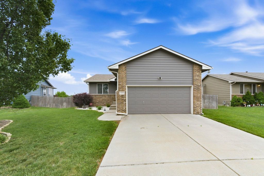2653 E Spring Hill Ct, Goddard, KS 67052