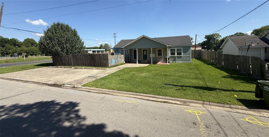 3001 Lincoln Street, Liberty, TX 77575