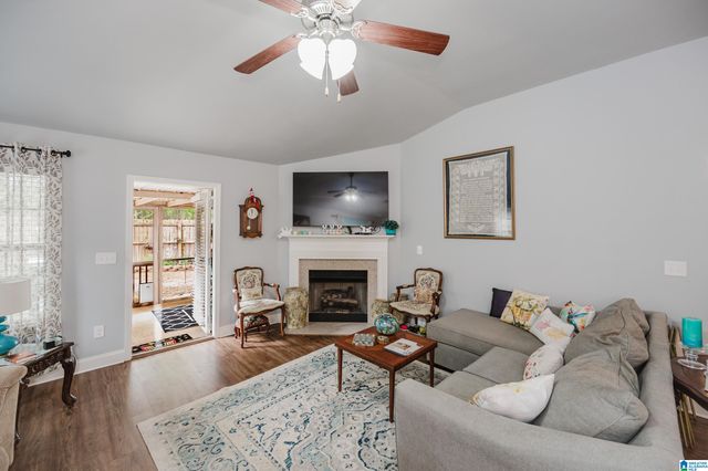 300 VINCENT STREET, Alabaster, AL 35007