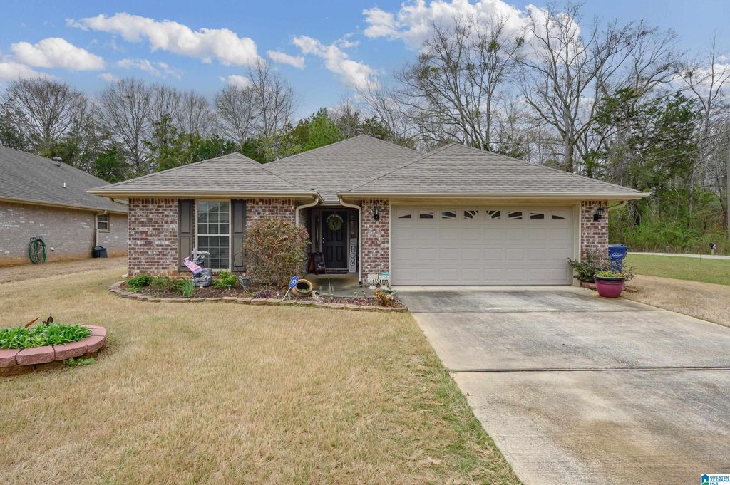 300 VINCENT STREET, Alabaster, AL 35007