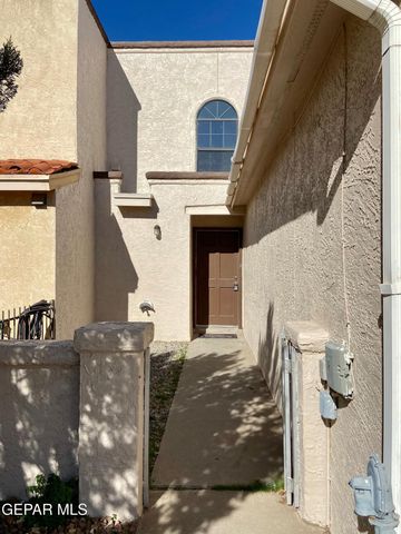 3225 ISLA BANDERAS Way, El Paso, TX 79925