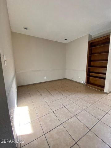 3225 ISLA BANDERAS Way, El Paso, TX 79925