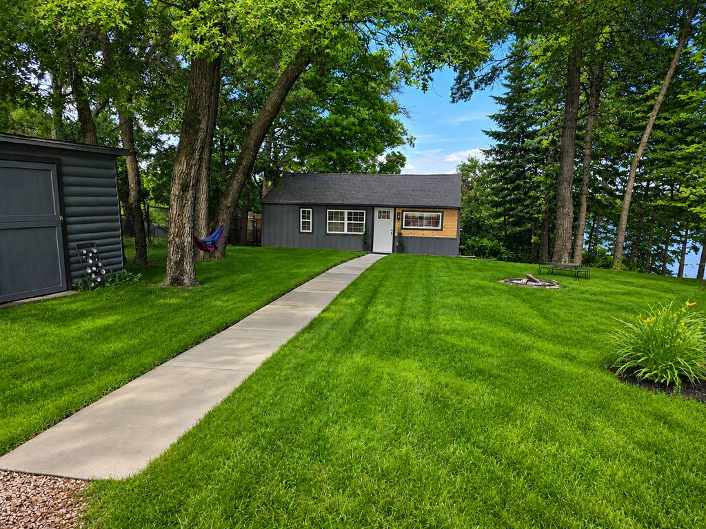 11567 42nd Street SE, Clear Lake, MN 55319