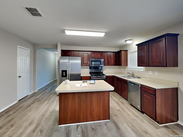231 Cardinal Way, San Antonio, TX 78253