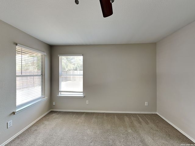 231 Cardinal Way, San Antonio, TX 78253
