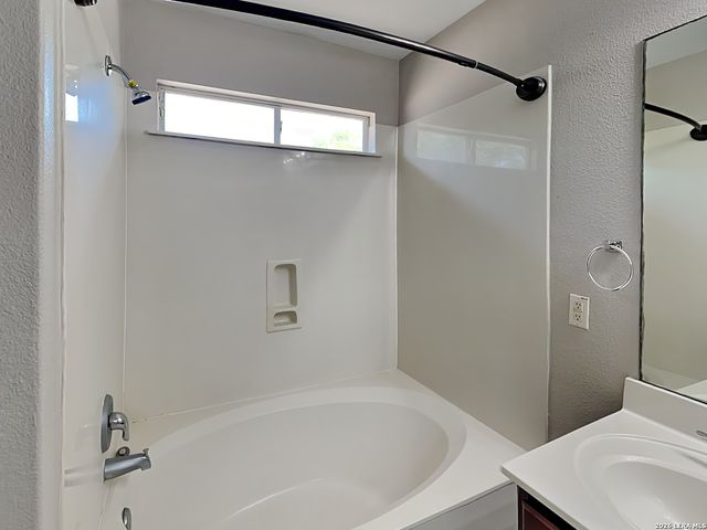 231 Cardinal Way, San Antonio, TX 78253
