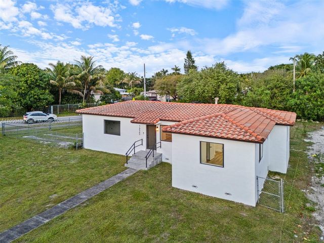 14545 Garden Dr, Miami, FL 33168