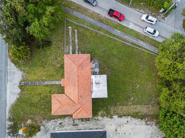 14545 Garden Dr, Miami, FL 33168