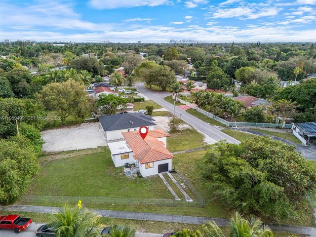 14545 Garden Dr, Miami, FL 33168