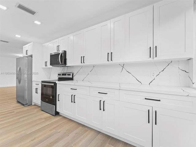 14545 Garden Dr, Miami, FL 33168