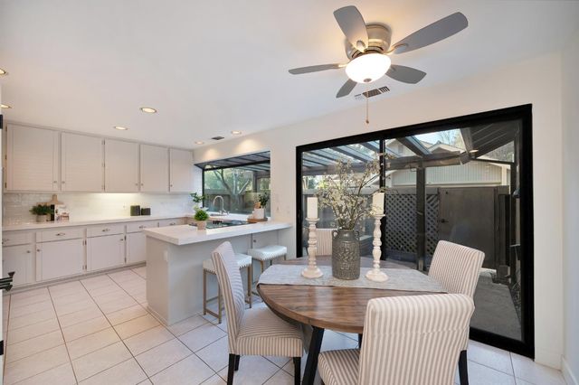 1828 Discovery Village Ln, Gold River, CA 95670