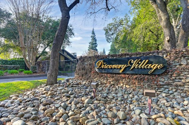 1828 Discovery Village Ln, Gold River, CA 95670