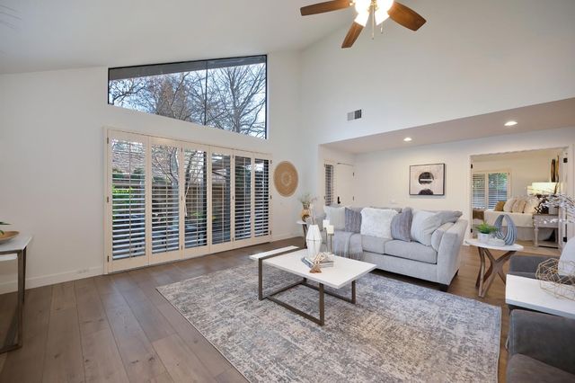 1828 Discovery Village Ln, Gold River, CA 95670